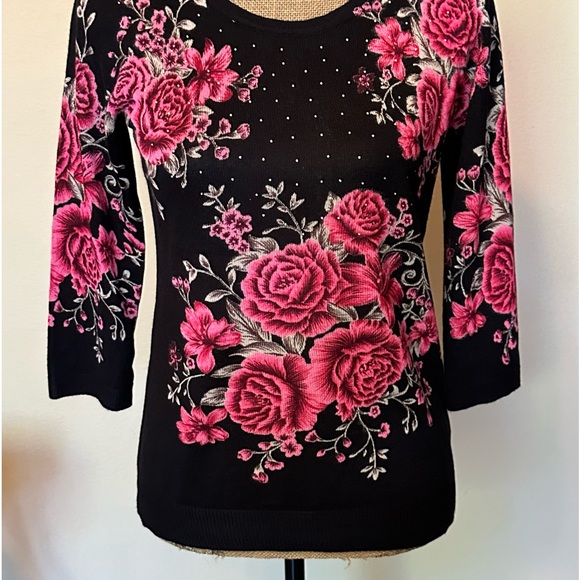 Lovely floral petite sweater-New with tag! (Cut small) - Picture 5 of 5
